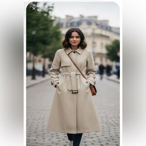 BURBERRY.  LONDON. Women's Beige Trench Coat